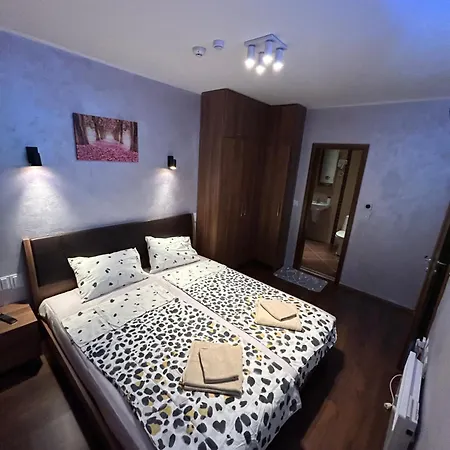2-bedroom, 2-bathroom With Fireplace And Garden At Winslow Infinity Appartement Bansko