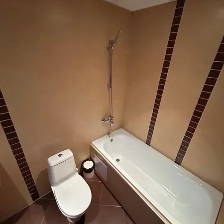 Appartement 2-bedroom, 2-bathroom With Fireplace And Garden At Winslow Infinity