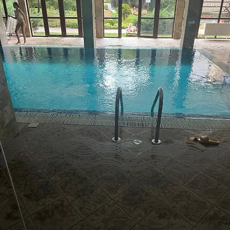 2-bedroom, 2-bathroom With Fireplace And Garden At Winslow Infinity 公寓 *