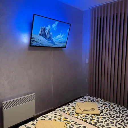 Appartement 2-bedroom, 2-bathroom With Fireplace And Garden At Winslow Infinity