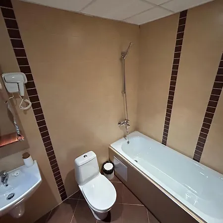 2-bedroom, 2-bathroom With Fireplace And Garden At Winslow Infinity דירה