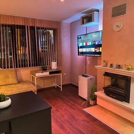 Appartement 2-bedroom, 2-bathroom With Fireplace And Garden At Winslow Infinity