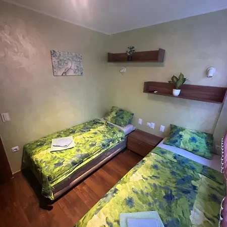 2-bedroom, 2-bathroom With Fireplace And Garden At Winslow Infinity Μπάνσκο