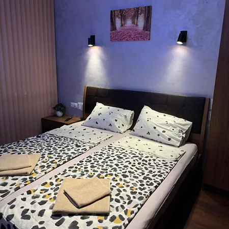 Apartmán 2-bedroom, 2-bathroom With Fireplace And Garden At Winslow Infinity Bansko