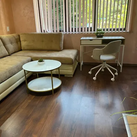 Apartmán 2-bedroom, 2-bathroom With Fireplace And Garden At Winslow Infinity *