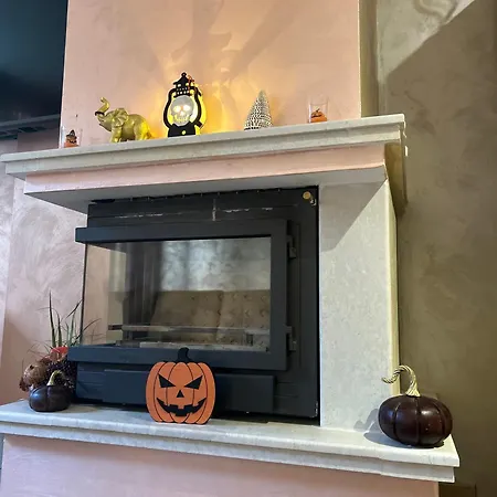2-bedroom, 2-bathroom With Fireplace And Garden At Winslow Infinity Apartmán