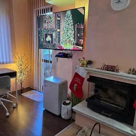 2-bedroom, 2-bathroom With Fireplace And Garden At Winslow Infinity *