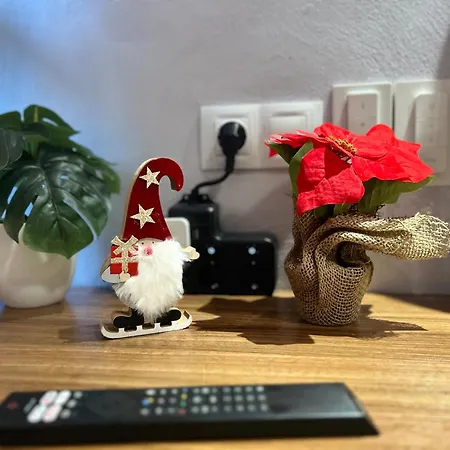 2-bedroom, 2-bathroom With Fireplace And Garden At Winslow Infinity Διαμέρισμα *